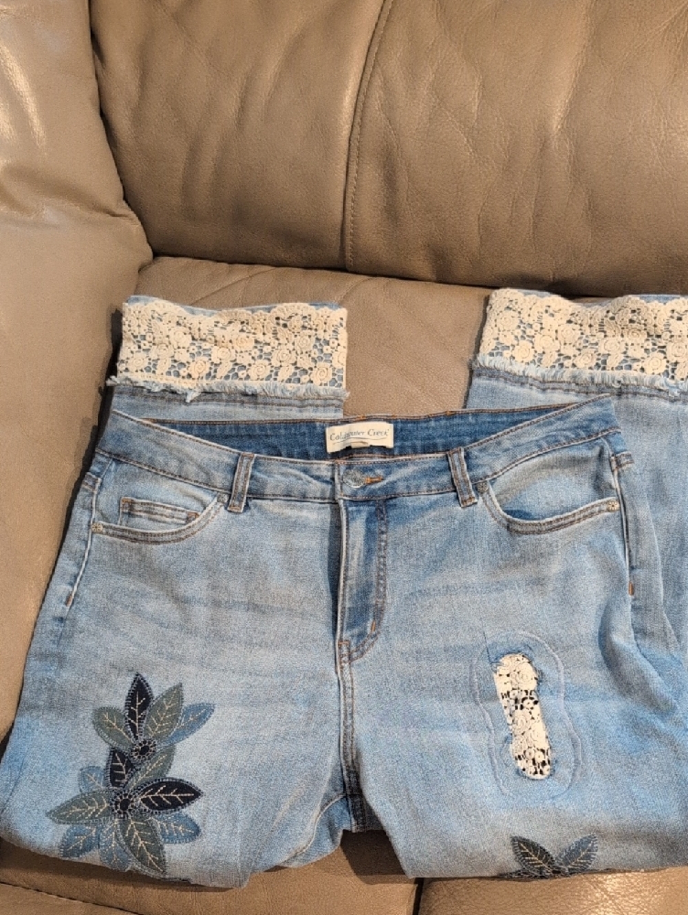 Coldwater Creek Light Blue Embroidered Lace-Hem Women’s Crop Jeans Size 10P - Picture 6 of 10